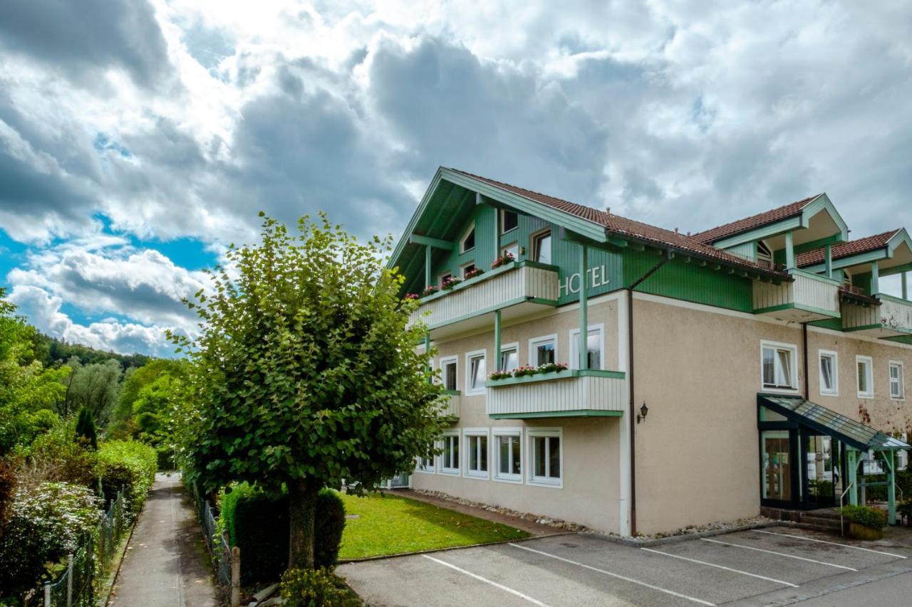 Gartenhotel Salzach Бурґгаузен Екстер'єр фото
