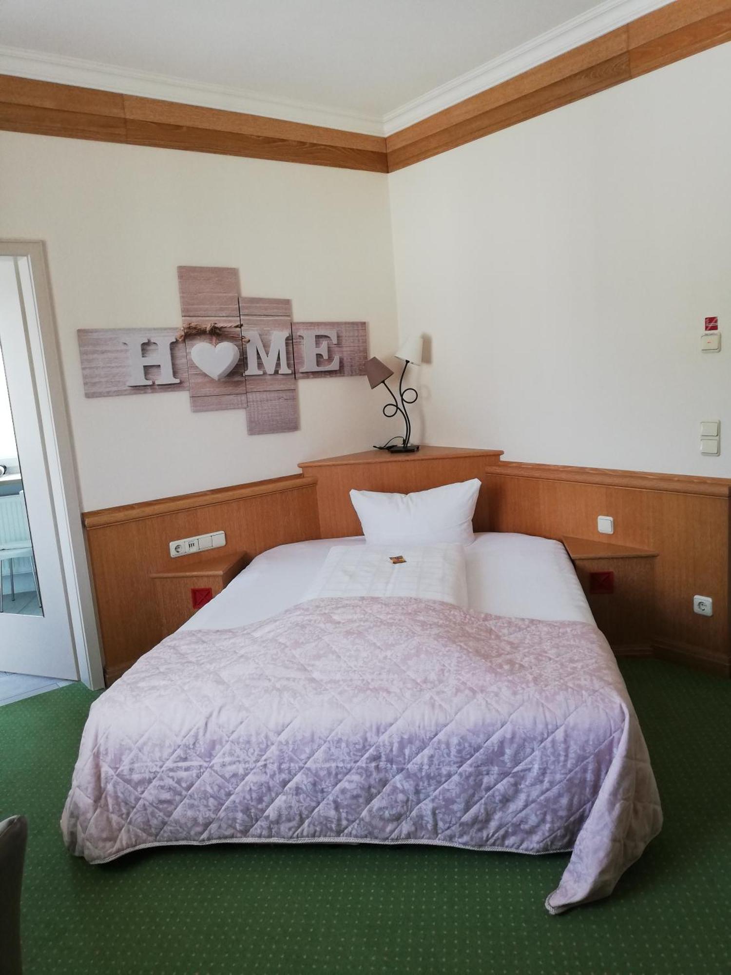 Gartenhotel Salzach Бурґгаузен Екстер'єр фото