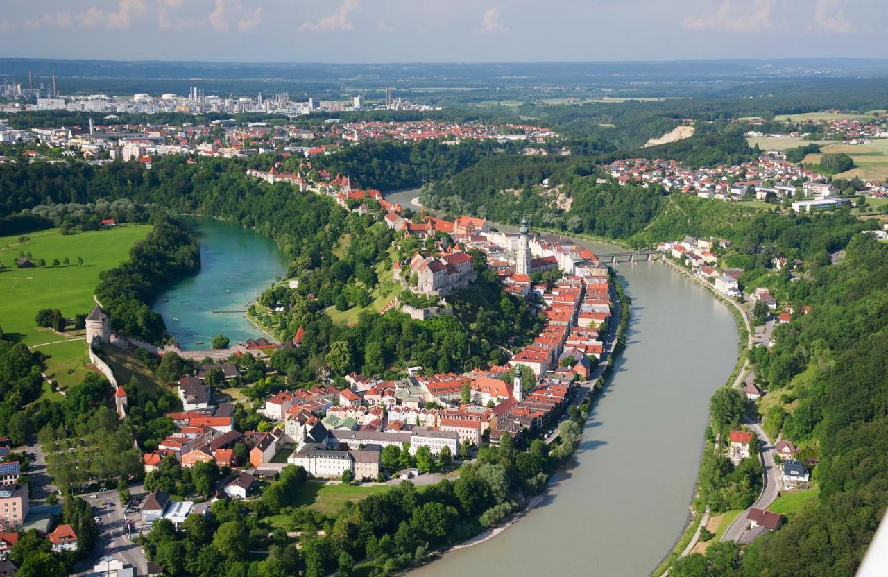 Gartenhotel Salzach Бурґгаузен Екстер'єр фото