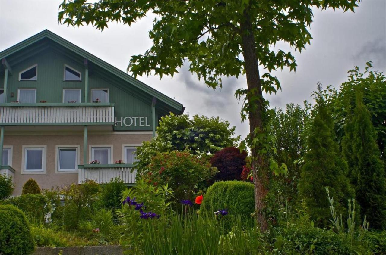 Gartenhotel Salzach Бурґгаузен Екстер'єр фото