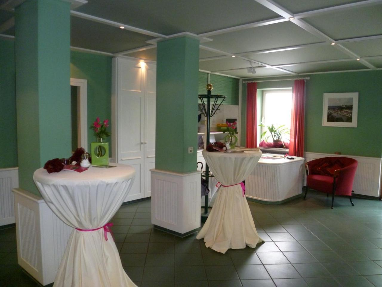 Gartenhotel Salzach Бурґгаузен Екстер'єр фото